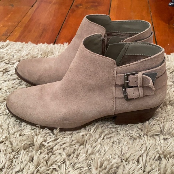 Sam Edelman Shoes - Tan size 8 booties Sam Edelman